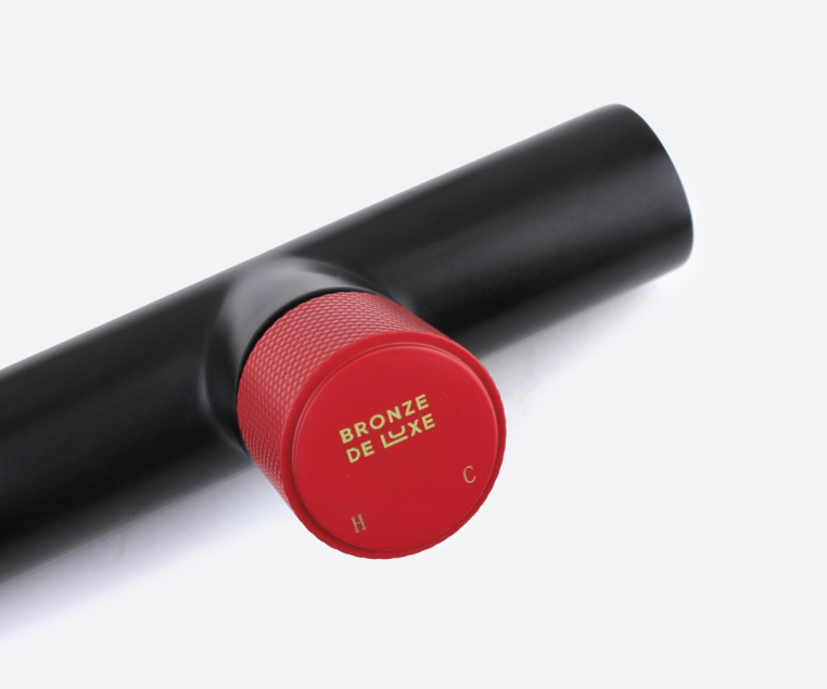 Смеситель настенный AVANGARDE черный, красный (2021RH)