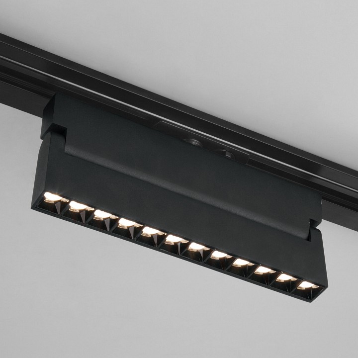 Светильник на штанге Elektrostandard Garda 85018/01 черный