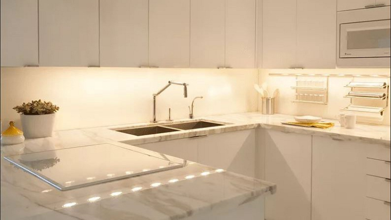 Комплект с лентой светодиодной Uniel ULS-Q321 UL-00000593