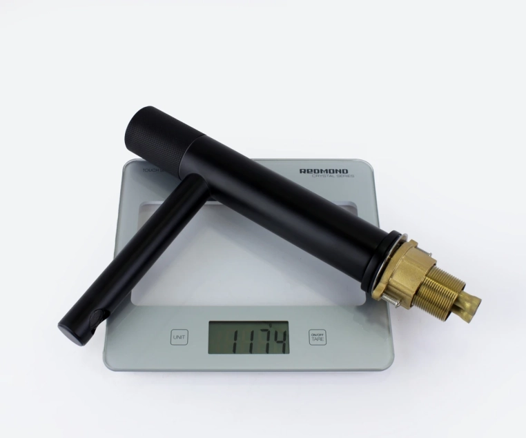 Смеситель низкий AVANGARDE черный (2010H)